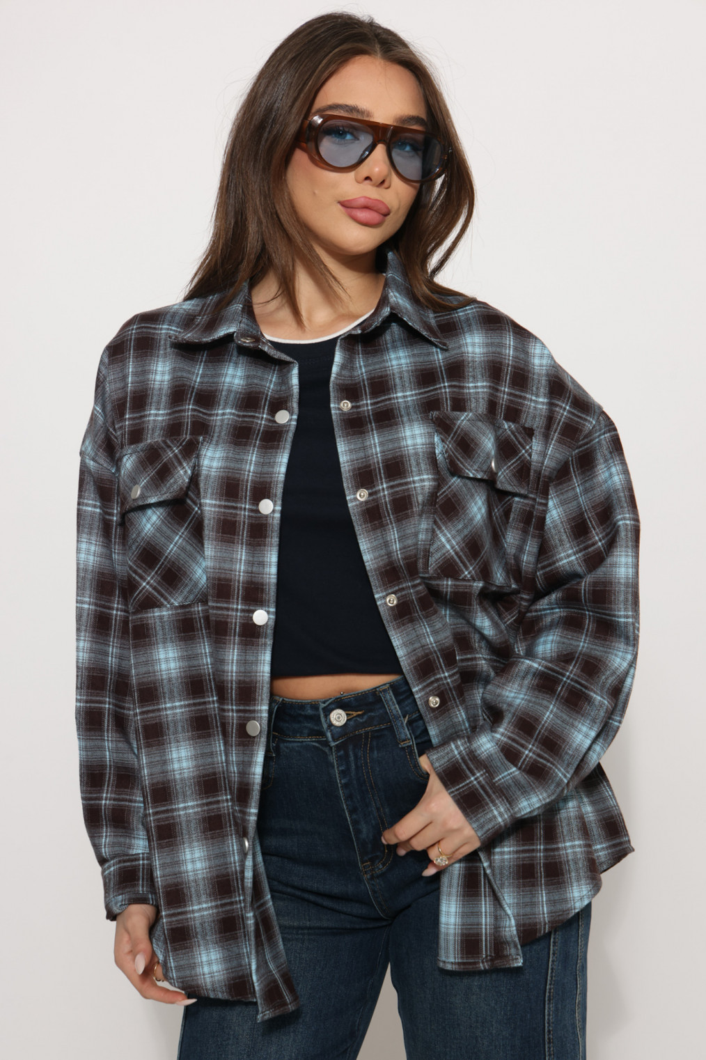 חולצה משובצת ריקמה בגב