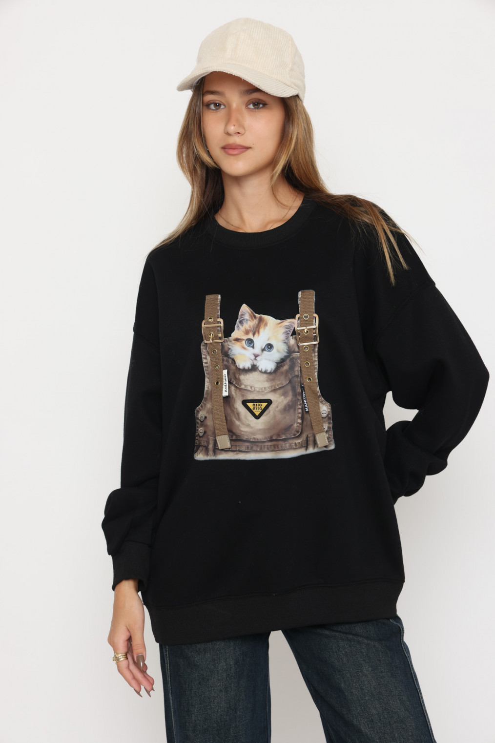 סווצ`ר ריקמה חתול+אבזם