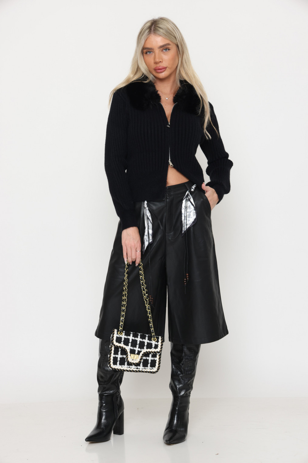 מכנס ברך דמוי עור