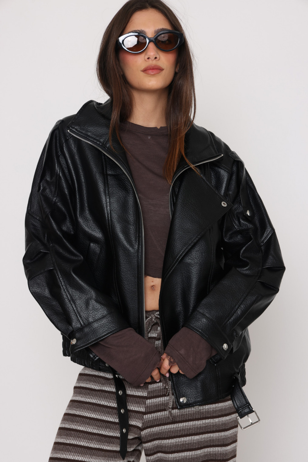 ג'קט דמוי עור גומי -אבזם