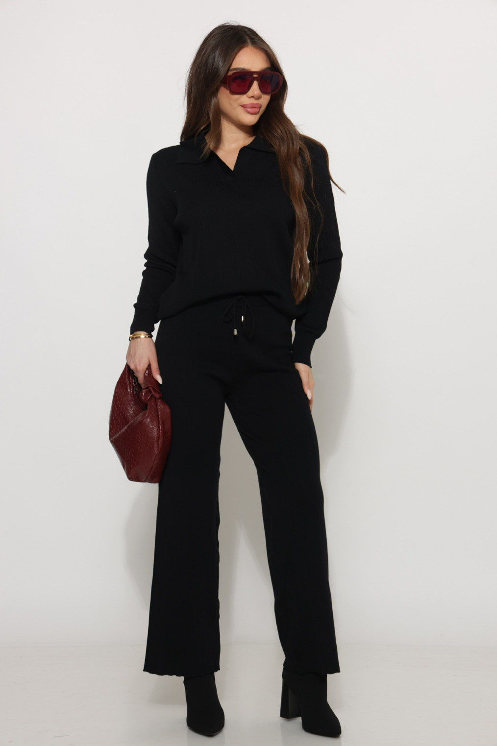 חליפה סריג צווארון וי שילוב פס