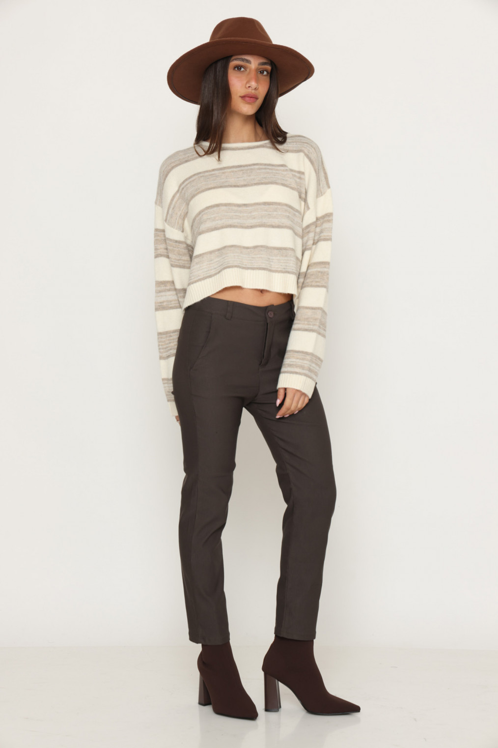 מכנס מחוויט כפתור כיסים