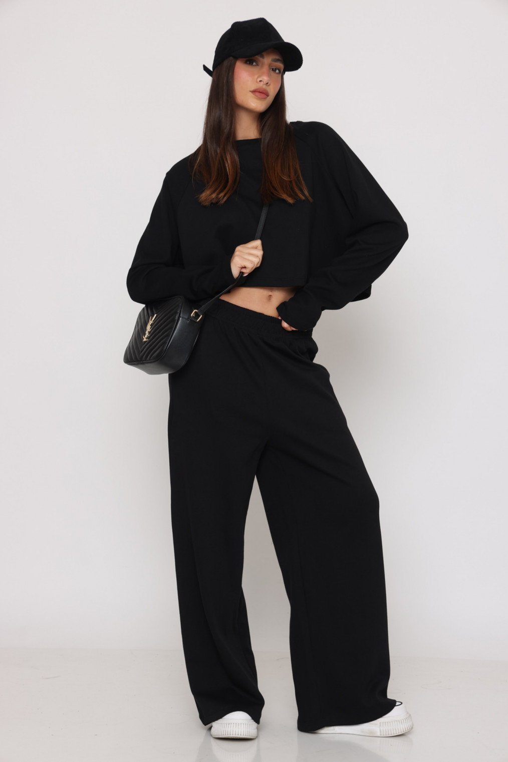 חליפת לוז חולצת בטן 