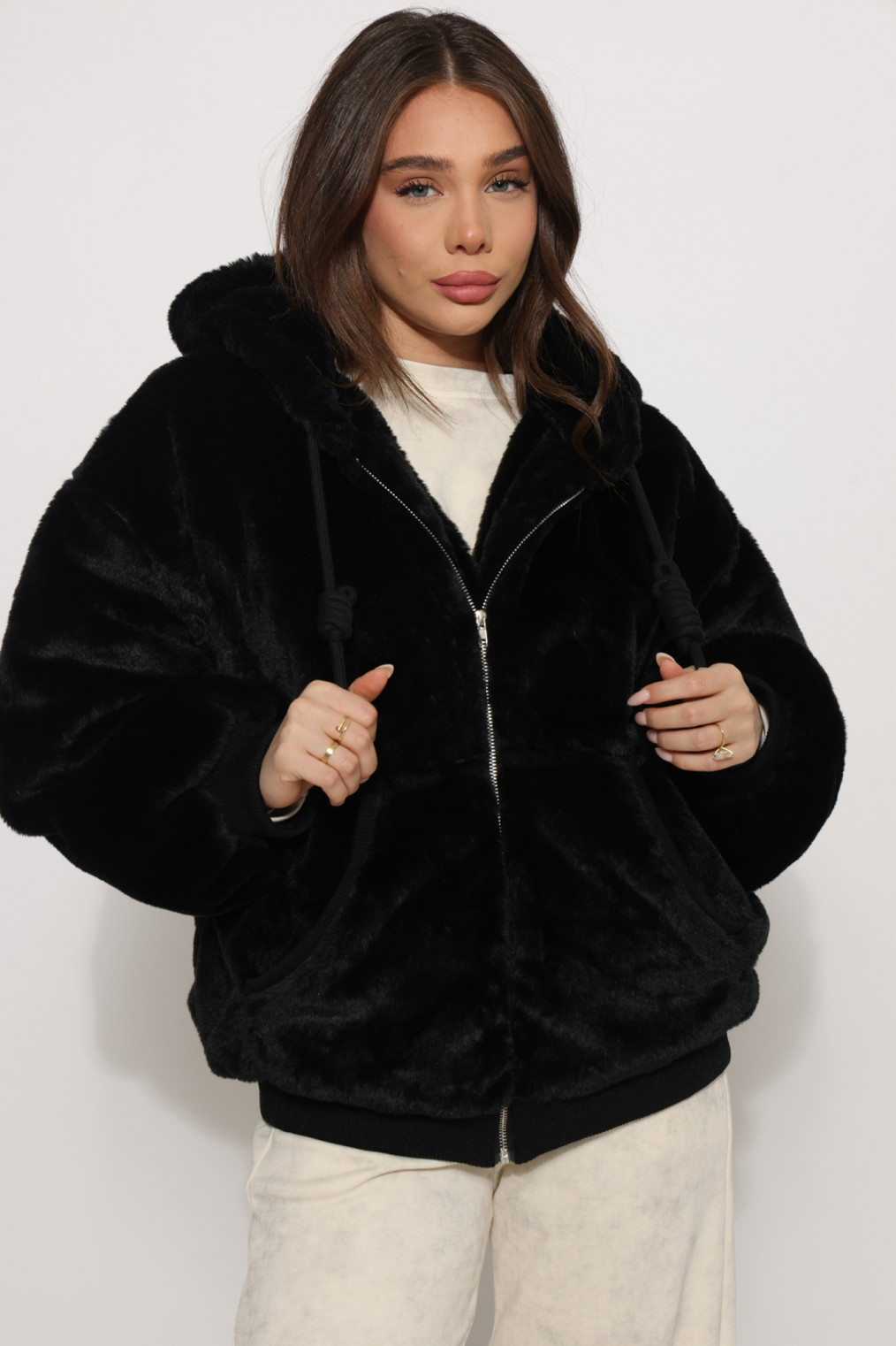 מעיל פרווה קפוצו`ן 