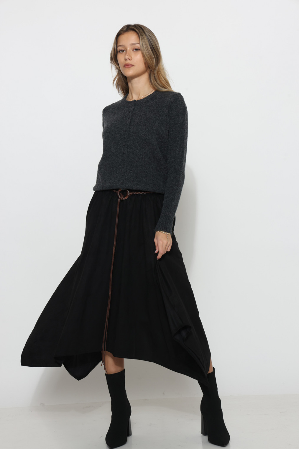 חצאית זמש שפיצים