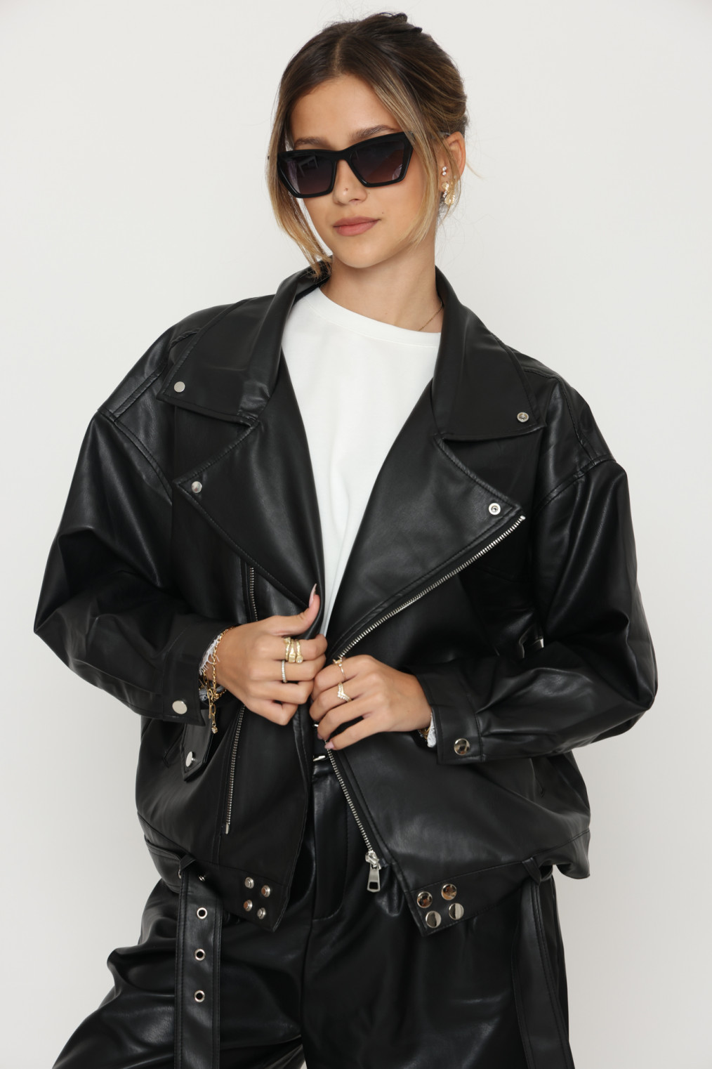 ג`קט דמוי עור רוכסנים