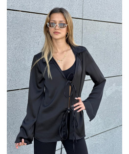 חולצה צווארון קשירה