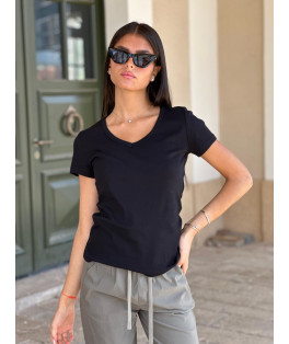 חולצה וי בייסיק שרוול קצר