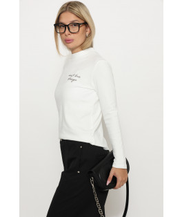 חולצה ריקמה בצד 